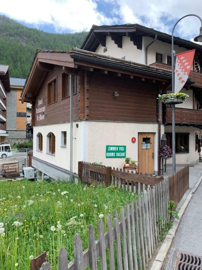 Mazot Zermatt Hotel Bagian luar foto